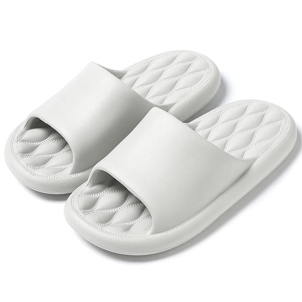 QYCKABY 2024 Mens Summer Slippers